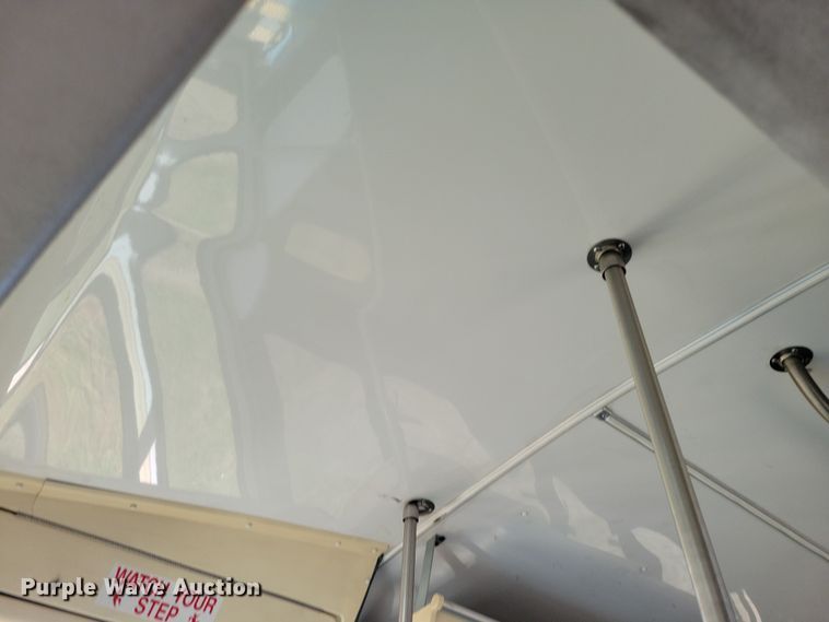 image for item JO9381 2003 Ford Eldorado Econoline E450 Super Duty shuttle bus