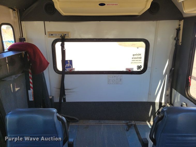 image for item JO9381 2003 Ford Eldorado Econoline E450 Super Duty shuttle bus