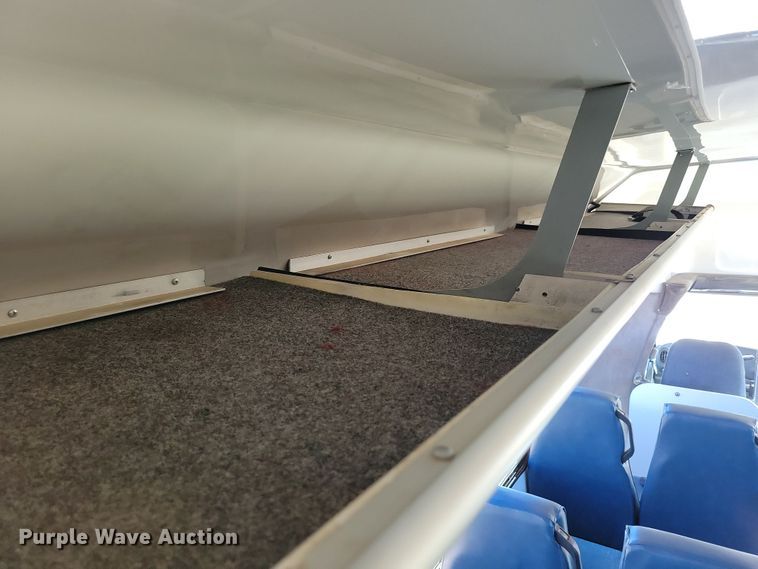 image for item JO9381 2003 Ford Eldorado Econoline E450 Super Duty shuttle bus