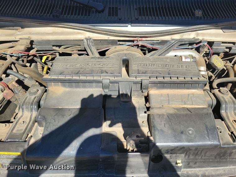 image for item JO9381 2003 Ford Eldorado Econoline E450 Super Duty shuttle bus