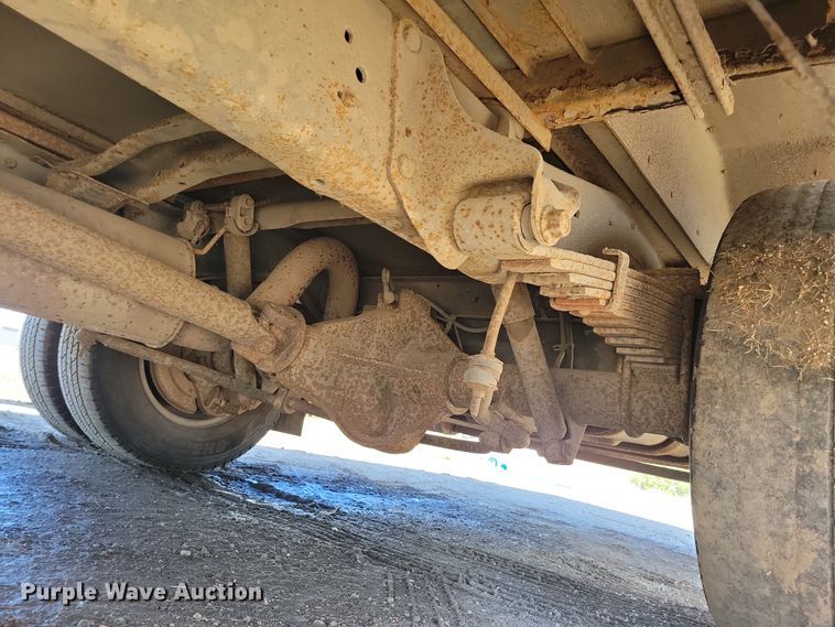 image for item JO9381 2003 Ford Eldorado Econoline E450 Super Duty shuttle bus