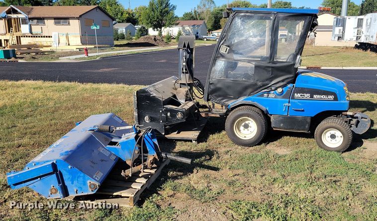 image for item JO9398 New Holland MC35 lawn mower