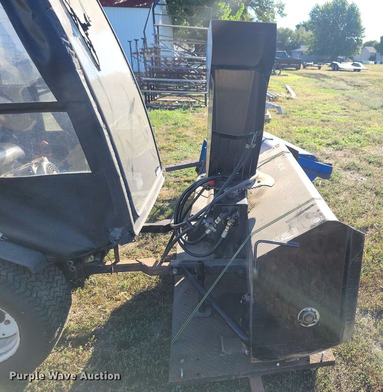 image for item JO9398 New Holland MC35 lawn mower