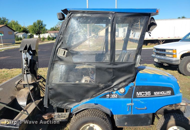 image for item JO9398 New Holland MC35 lawn mower