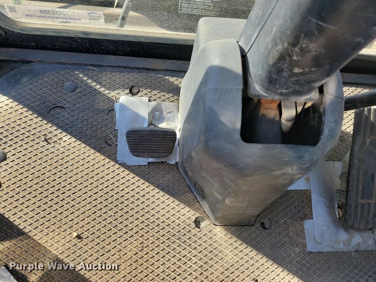 image for item JO9398 New Holland MC35 lawn mower