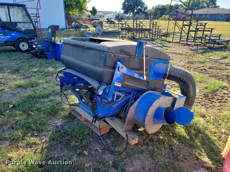 image for item JO9398 New Holland MC35 lawn mower