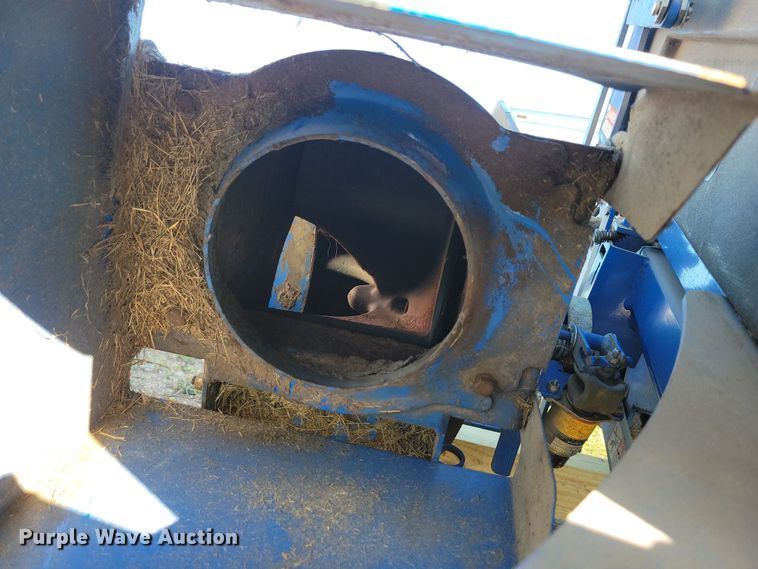 image for item JO9398 New Holland MC35 lawn mower