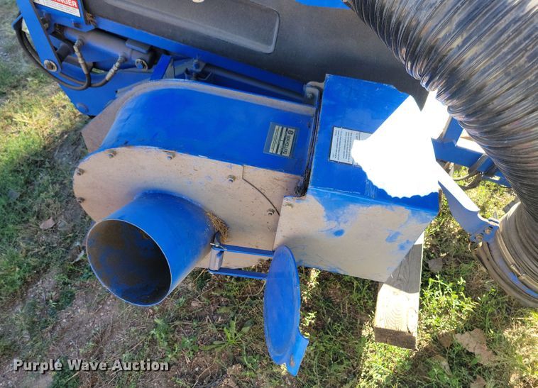 image for item JO9398 New Holland MC35 lawn mower