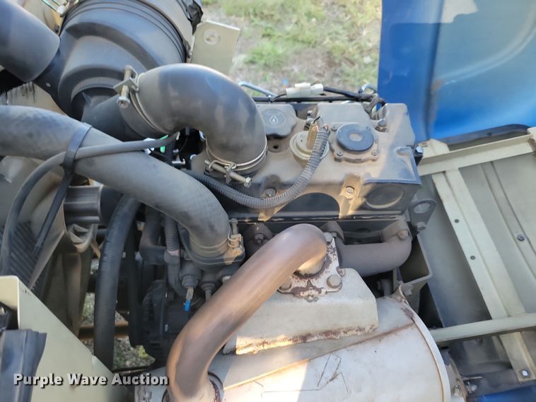 image for item JO9399 New Holland MC35 lawn mower