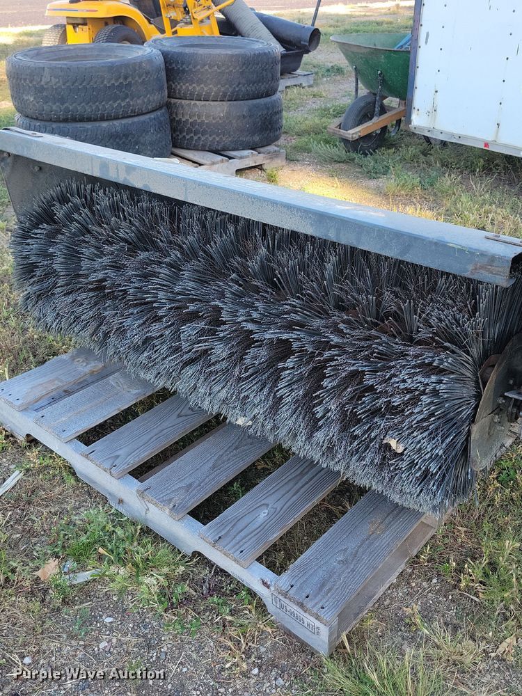 image for item JO9399 New Holland MC35 lawn mower