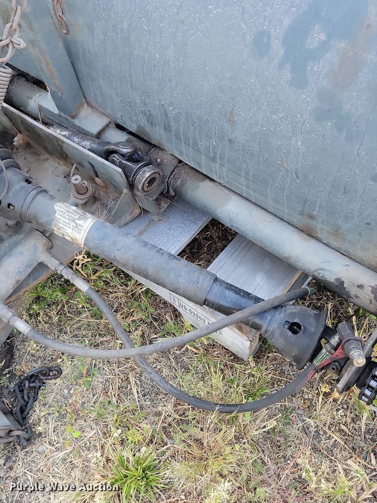 image for item JO9399 New Holland MC35 lawn mower