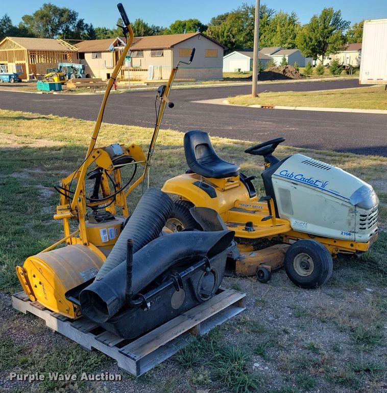 image for item JO9400 Cub Cadet 2166 lawn mower