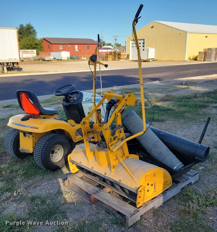 image for item JO9400 Cub Cadet 2166 lawn mower