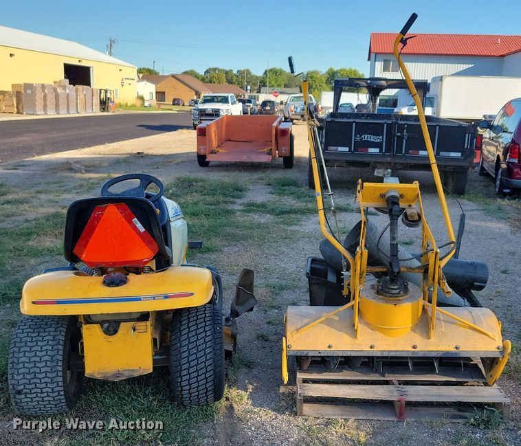 image for item JO9400 Cub Cadet 2166 lawn mower