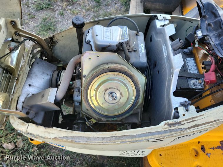 image for item JO9400 Cub Cadet 2166 lawn mower