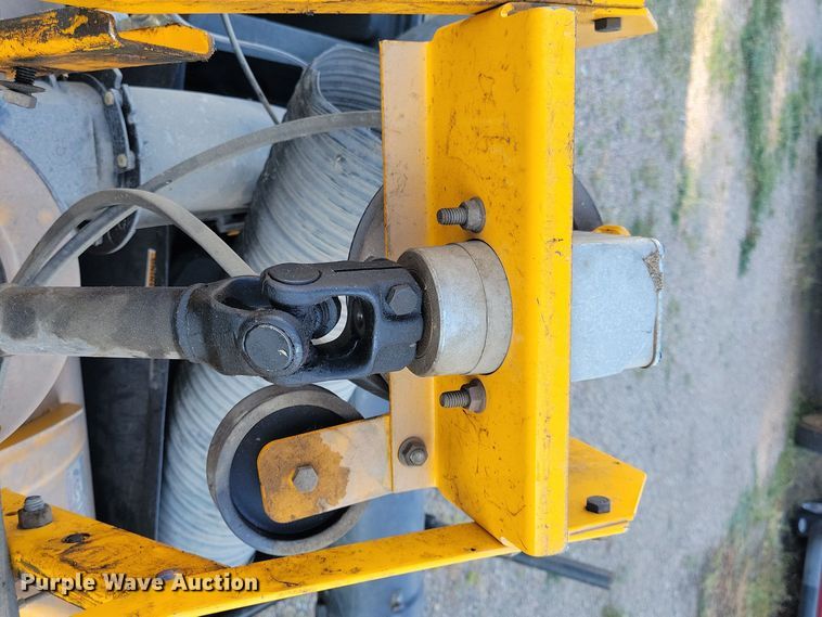 image for item JO9400 Cub Cadet 2166 lawn mower