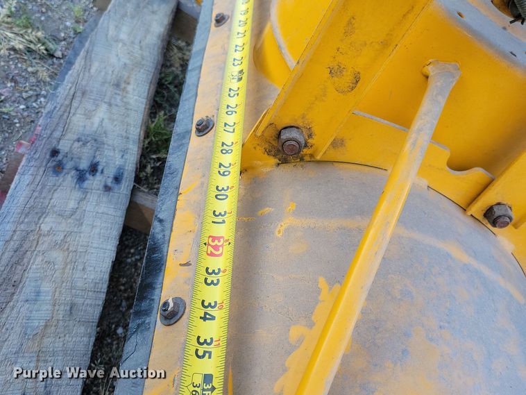 image for item JO9400 Cub Cadet 2166 lawn mower