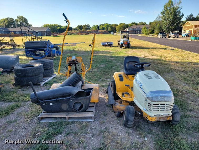 image for item JO9400 Cub Cadet 2166 lawn mower