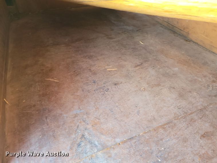 image for item JO9403 2001 Shadowmaster enclosed cargo trailer