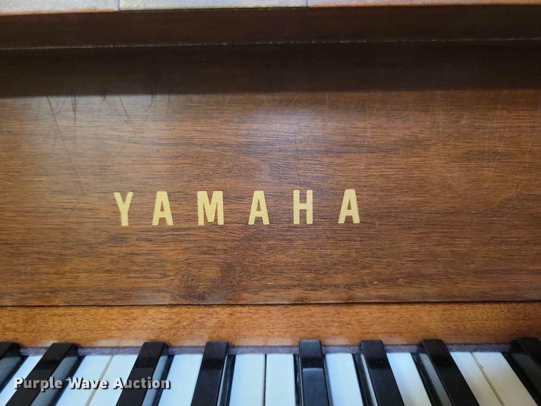 image for item JO9420 Yamaha piano