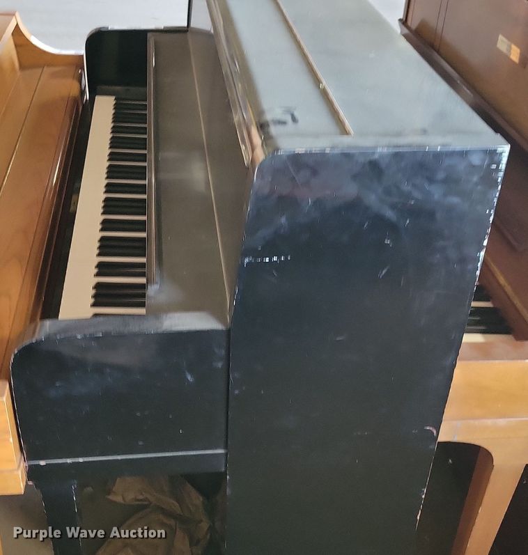 image for item JO9424 Kawai piano