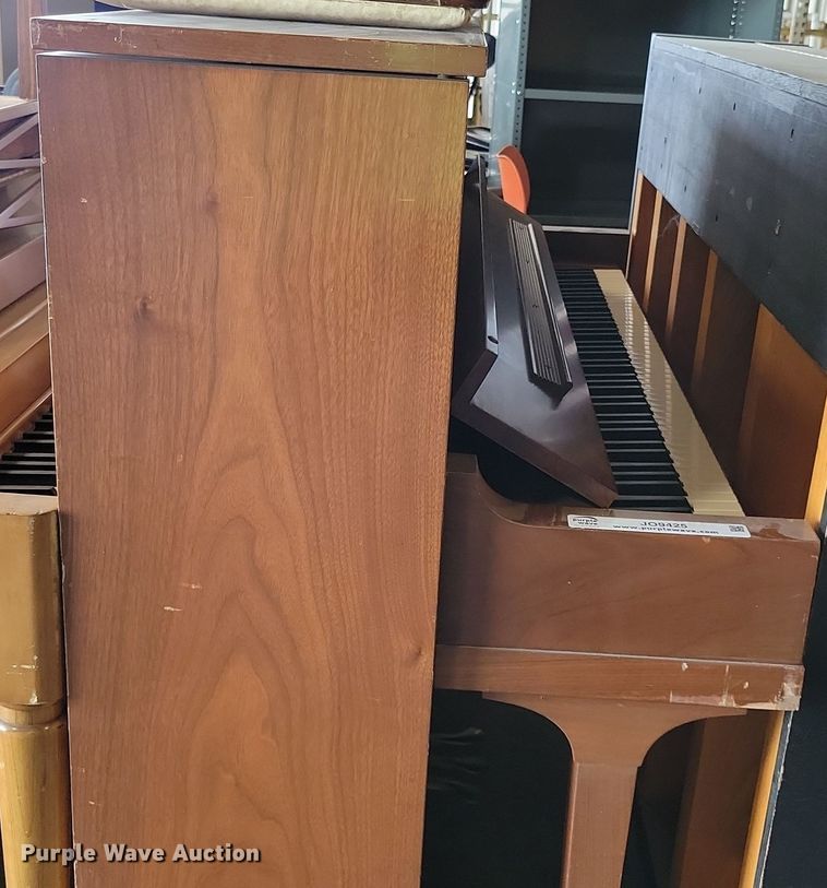 image for item JO9425 Steinway & Sons piano