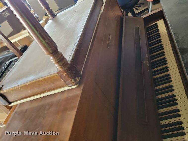image for item JO9425 Steinway & Sons piano