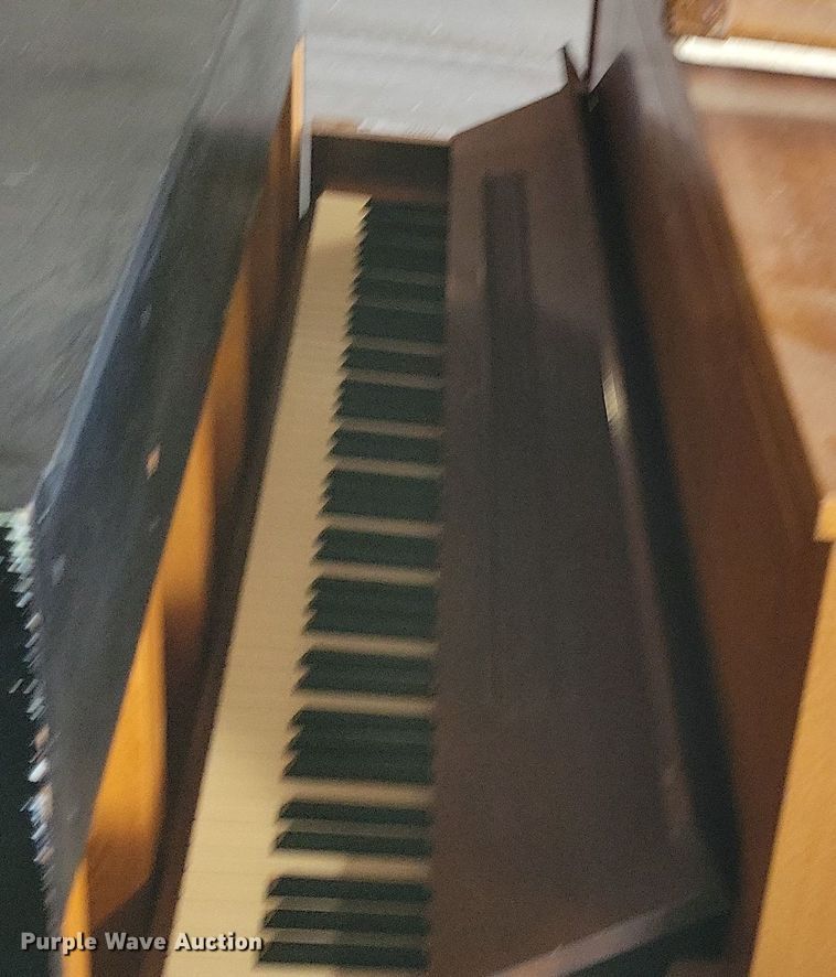 image for item JO9425 Steinway & Sons piano