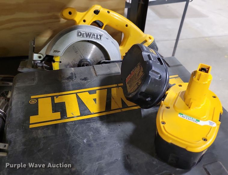 image for item JO9438 Tools