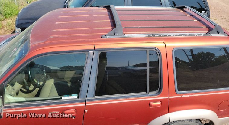 image for item JO9457 1998 Ford Explorer Eddie Bauer SUV