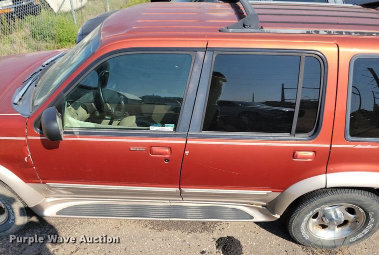 image for item JO9457 1998 Ford Explorer Eddie Bauer SUV