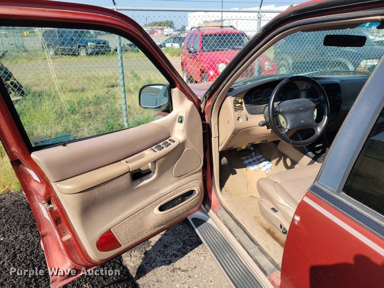 image for item JO9457 1998 Ford Explorer Eddie Bauer SUV