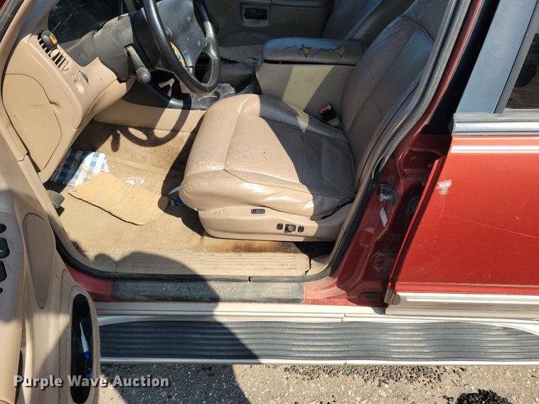 image for item JO9457 1998 Ford Explorer Eddie Bauer SUV
