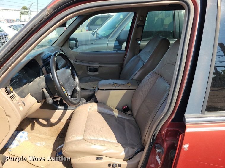 image for item JO9457 1998 Ford Explorer Eddie Bauer SUV