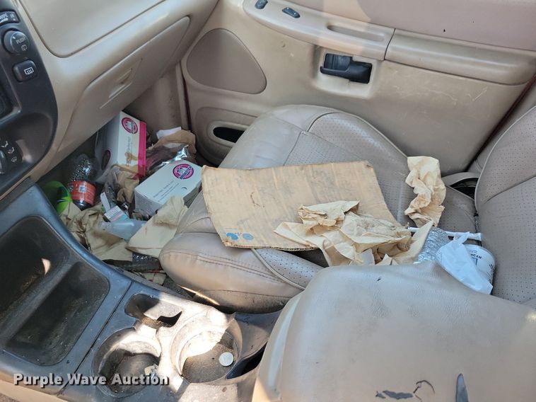 image for item JO9457 1998 Ford Explorer Eddie Bauer SUV