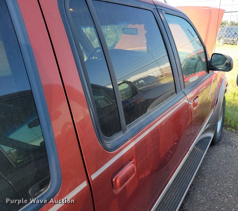 image for item JO9457 1998 Ford Explorer Eddie Bauer SUV