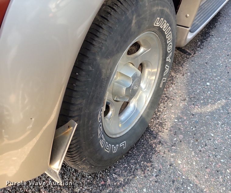 image for item JO9457 1998 Ford Explorer Eddie Bauer SUV