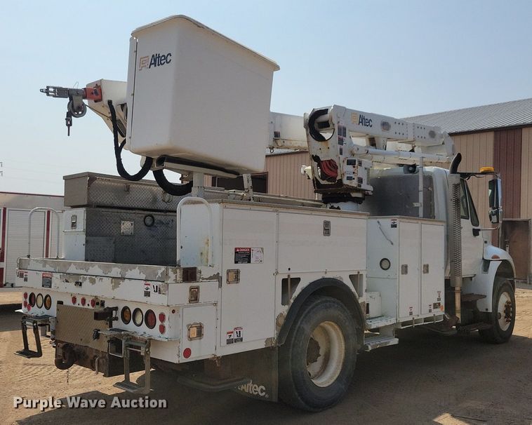 image for item JO9462 2012 International DuraStar 4400 bucket truck