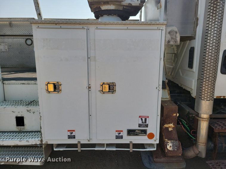 image for item JO9462 2012 International DuraStar 4400 bucket truck