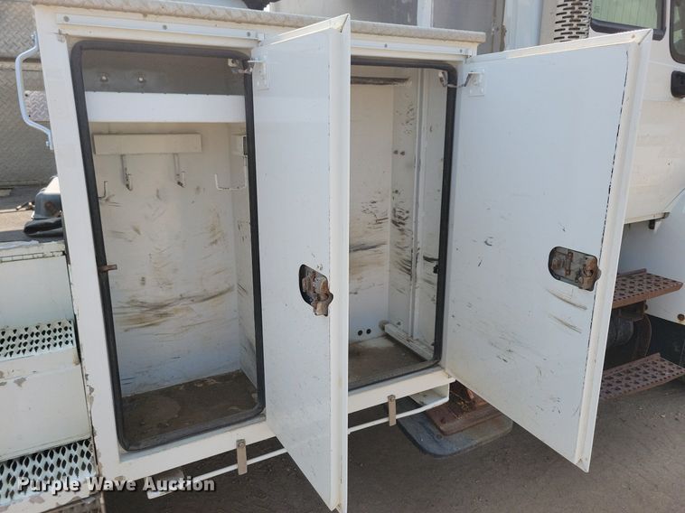 image for item JO9462 2012 International DuraStar 4400 bucket truck