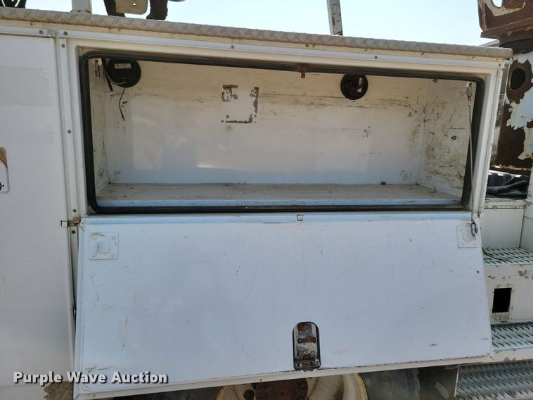 image for item JO9462 2012 International DuraStar 4400 bucket truck