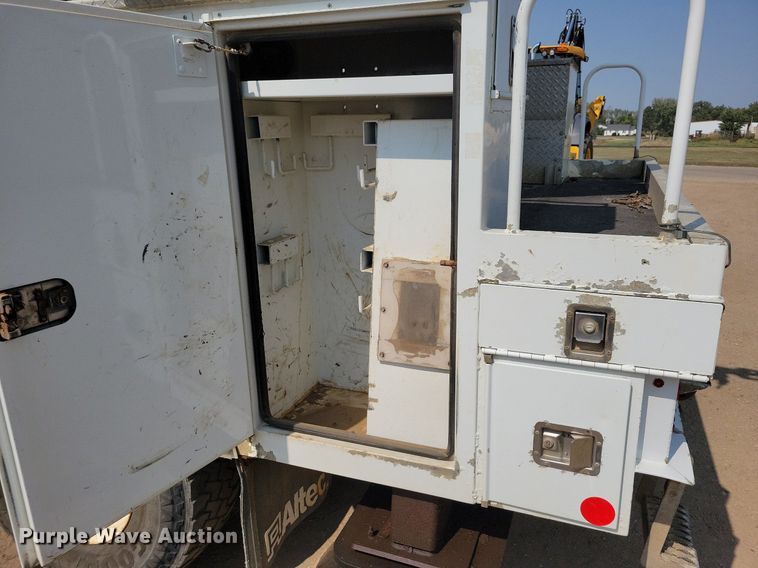 image for item JO9462 2012 International DuraStar 4400 bucket truck