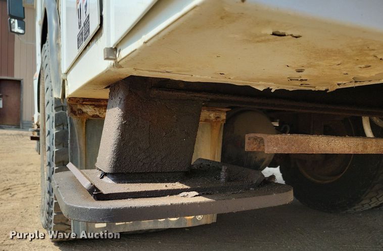 image for item JO9462 2012 International DuraStar 4400 bucket truck