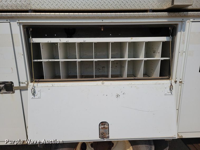 image for item JO9462 2012 International DuraStar 4400 bucket truck