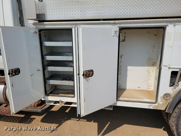 image for item JO9462 2012 International DuraStar 4400 bucket truck