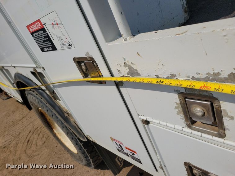 image for item JO9462 2012 International DuraStar 4400 bucket truck