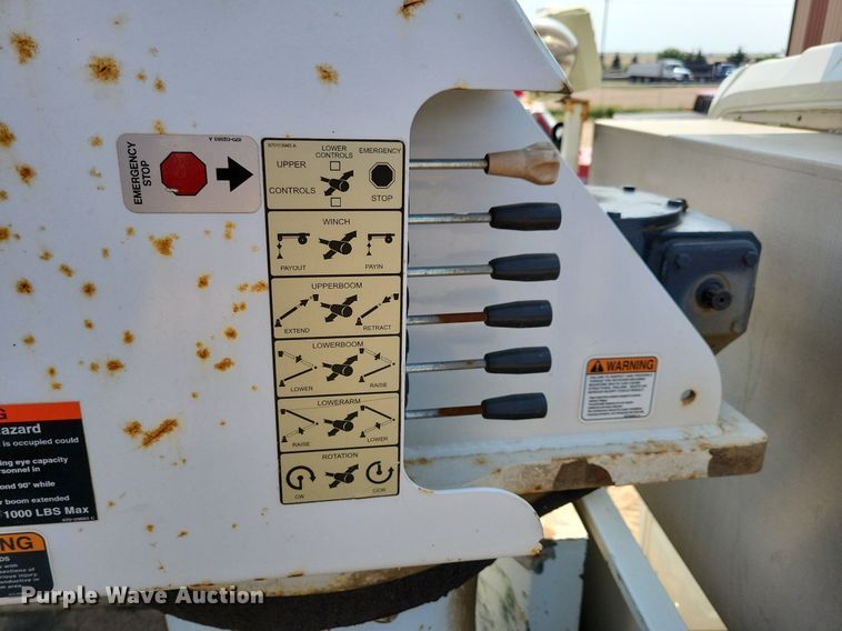 image for item JO9462 2012 International DuraStar 4400 bucket truck