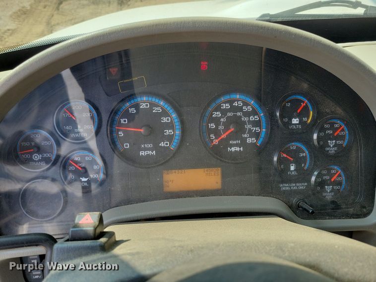 image for item JO9462 2012 International DuraStar 4400 bucket truck