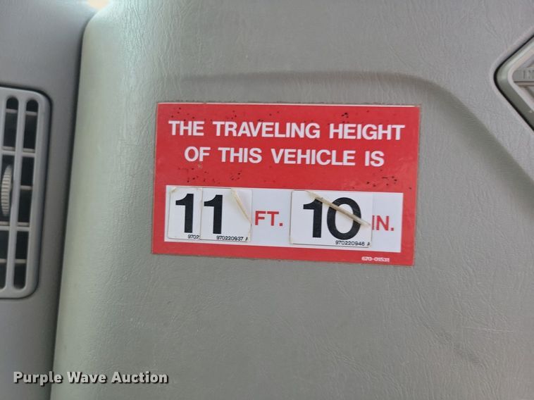 image for item JO9462 2012 International DuraStar 4400 bucket truck