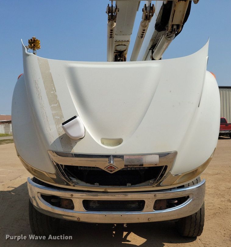 image for item JO9462 2012 International DuraStar 4400 bucket truck